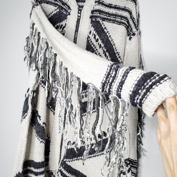 Free People Show Me the Way Fringe Boho Hooded - Picture 5 of 6